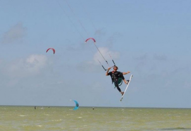  Kitesurfen-Springen 